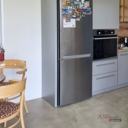 perłowy piasek medium - mikrocement_podloga_02_wm.jpg